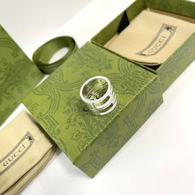 G*u*i rings